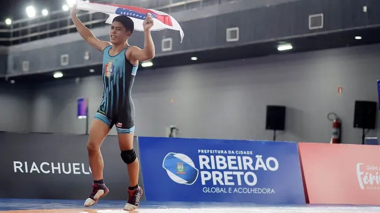 “Viajo 7 dias para treinar”: atleta do Amazonas supera desafios para brilhar no wrestling
