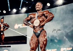 Esse é o atleta brasileiro que mais chega perto do Cbum