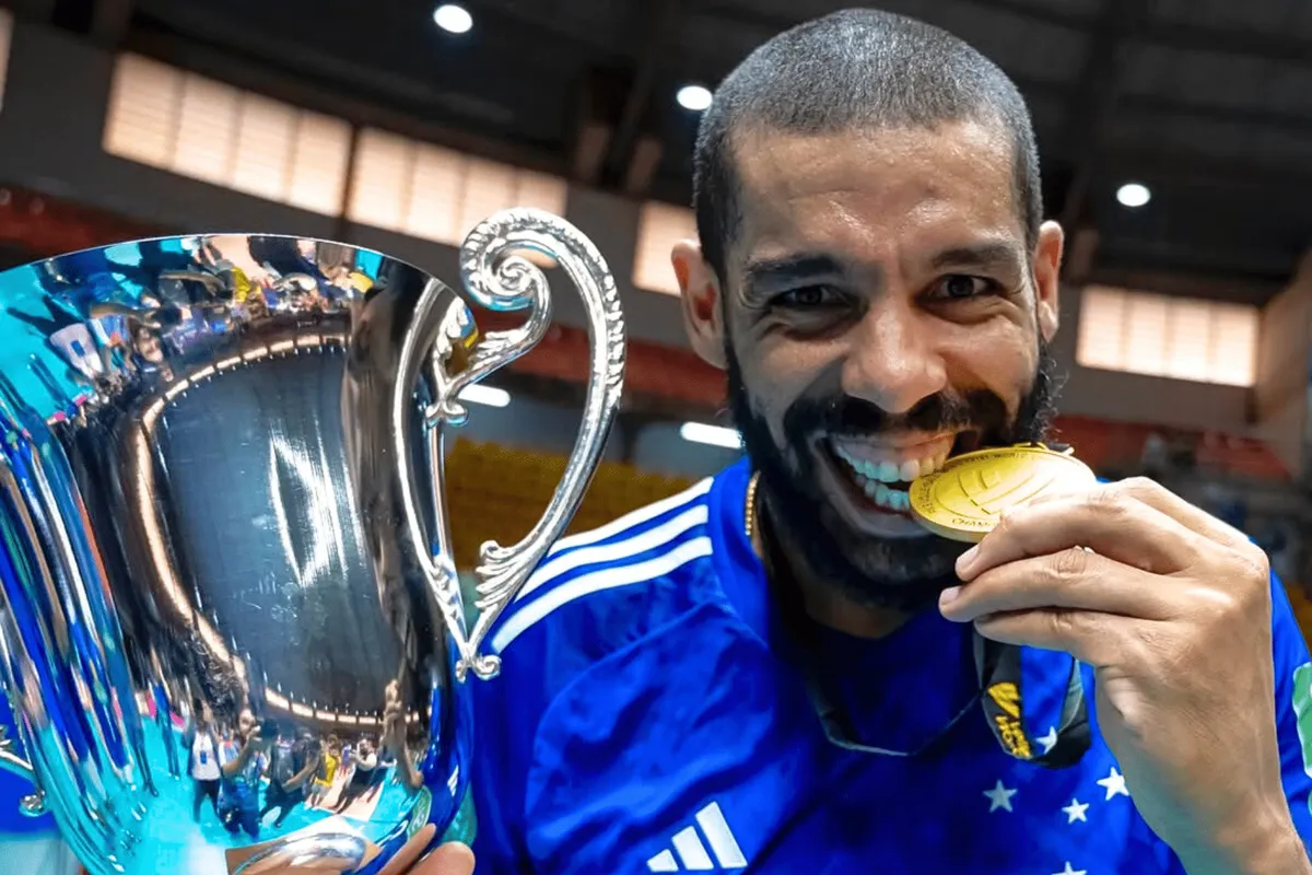 Com Wallace no top 10! Site elege os melhores jogadores de vôlei do mundo em 2024