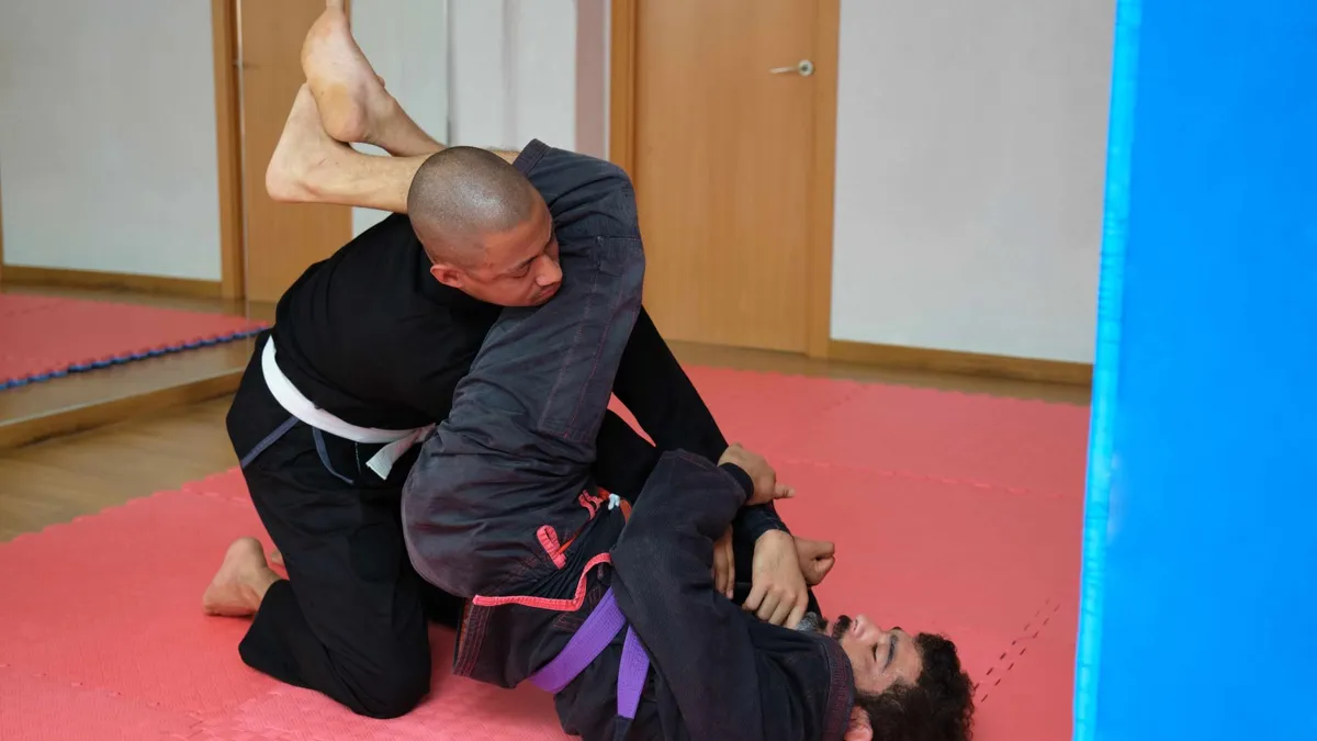 Regras do jiu-jitsu: pontua&ccedil;&atilde;o, vantagens, puni&ccedil;&otilde;es e tempo de luta
