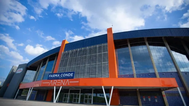 Fera do skate brasileiro é homenageada com pista em arena