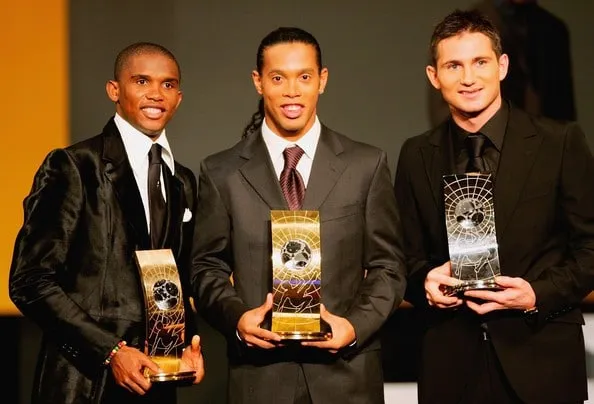 Ronaldinho melhor jogador do mundo de 2005