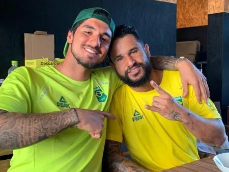 Olimp&iacute;adas 2021: Gabriel Medina comemora ouro de &Iacute;talo Ferreira