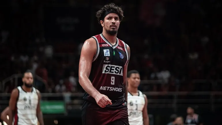 Lucas Dias, ala-pivô do Franca, analisa vitória do clube: “Neutralizamos o Flamengo defensivamente”