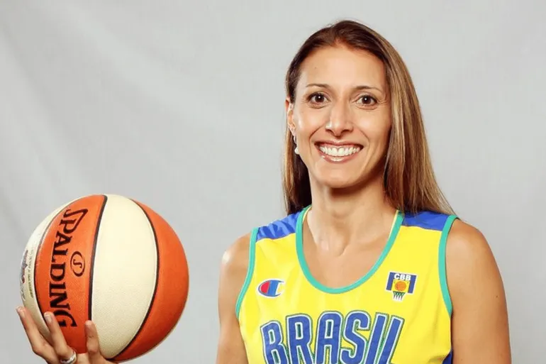 Helen Luz crava a melhor jogadora de basquete do Brasil no momento: “Ela domina o jogo!”