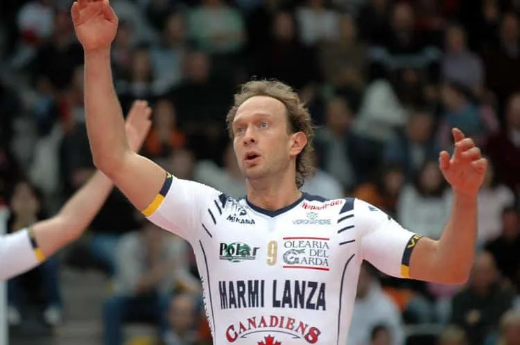 Lorenzo Bernardi está na lista que aponta o melhor jogador do mundo de vôlei na história