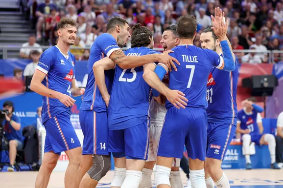 Saque no v&ocirc;lei