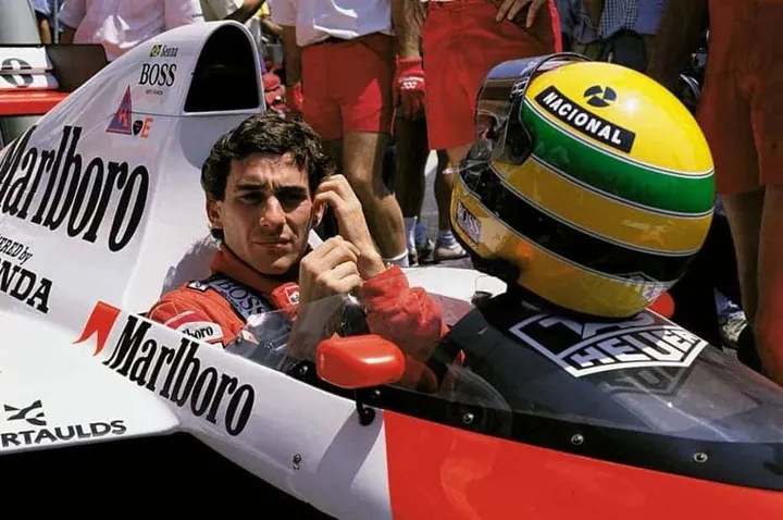 Ayrton Senna em carro da McLaren