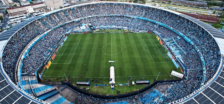 torcida no estadio do racing