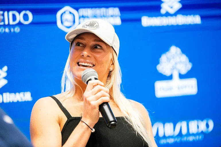 Mudou de ideia? Tatiana Weston-Webb defende piscina de ondas nas Olimpíadas: “Seria bacana”