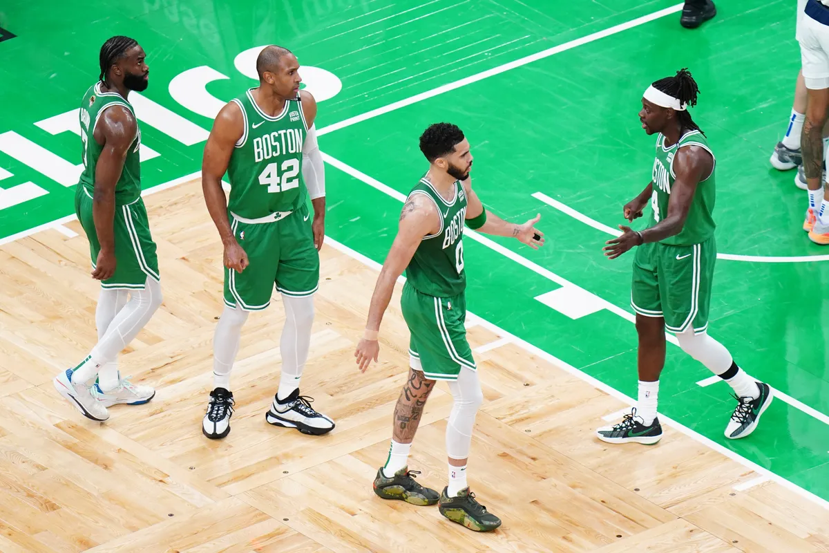 Os 10 melhores times da NBA de todos os tempos ([auto_last_update format="Y" before=""])