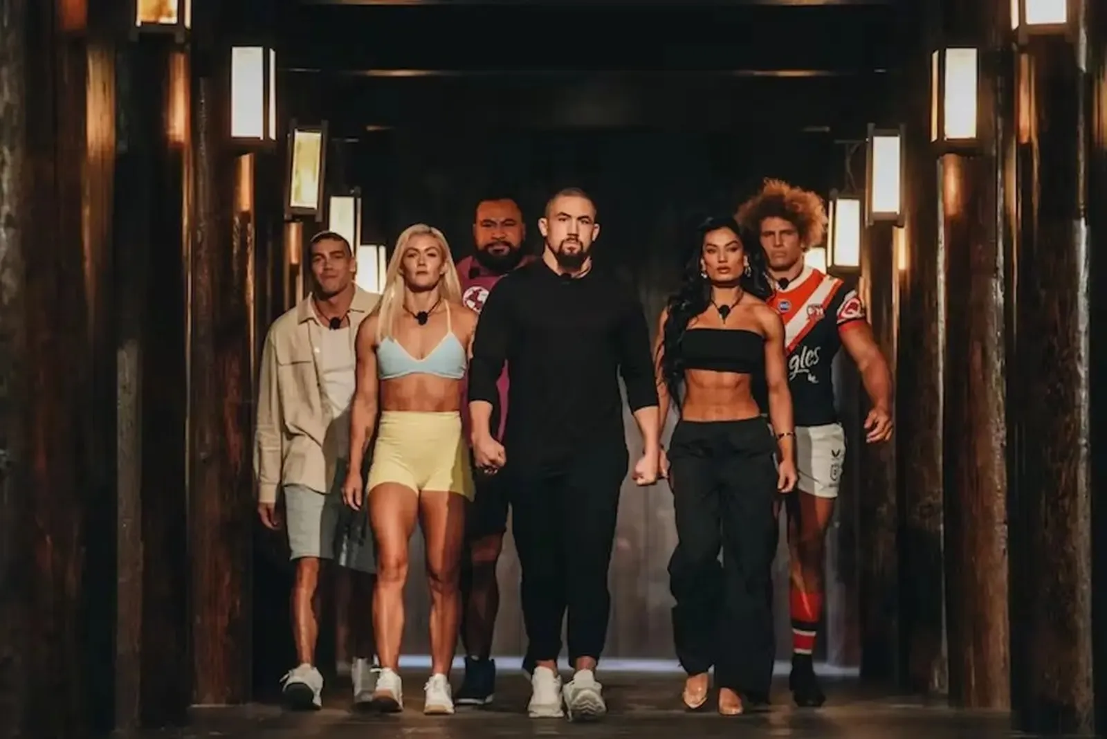 A equipe australiana é liderada pelo campeão peso-médio do UFC, Robert "The Reaper" Whittaker — Foto: Divulgação/Netflix