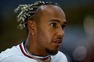 Lewis Hamilton rebate fala de Helmut Marko