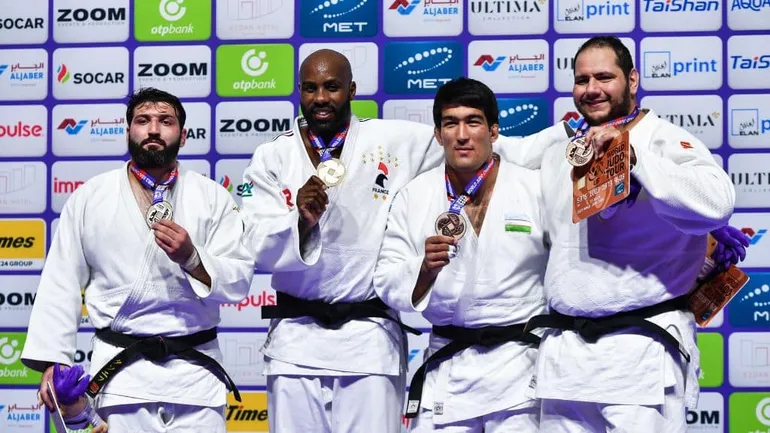 Experi&ecirc;ncia no tatame; Baby e Riner conquistam grande feito