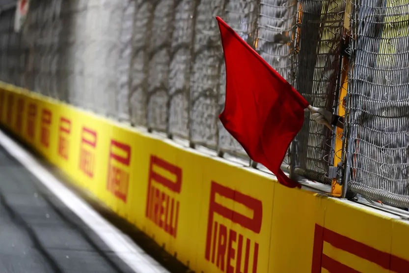 Bandeira vermelha da F&oacute;rmula 1