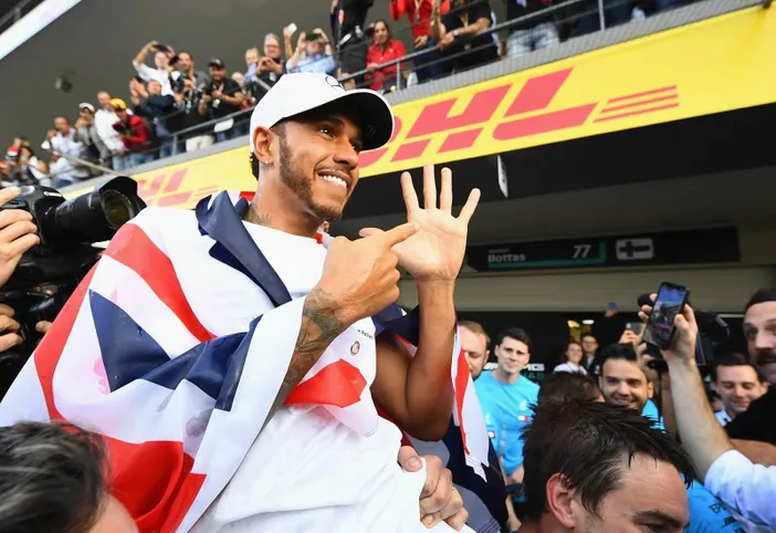 Lewis Hamilton pentacampeão da Fórmula 1