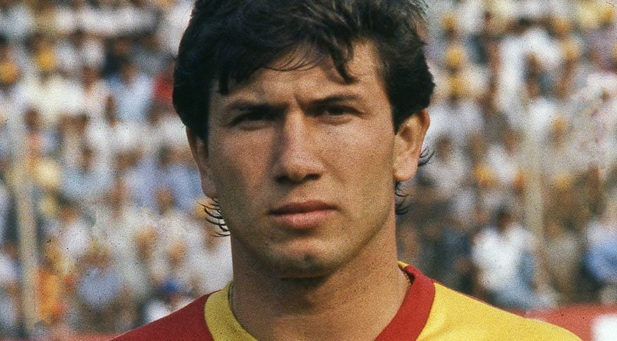 Tanju Çolak do Galatasaray maior artilheiro de uma edição do Campeonato Turco
