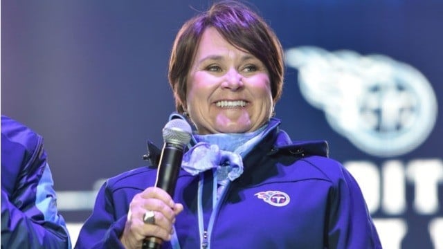 Amy Adams Strunk dona do Tennessee Titans