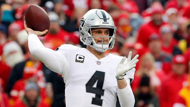 Derek Carr quarterback do Oakland Raiders