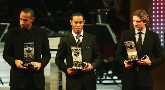 Ronaldinho melhor jogador do mundo de 2004