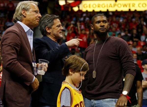 Dan Gilbert e Usher donos do Cleveland Cavaliers