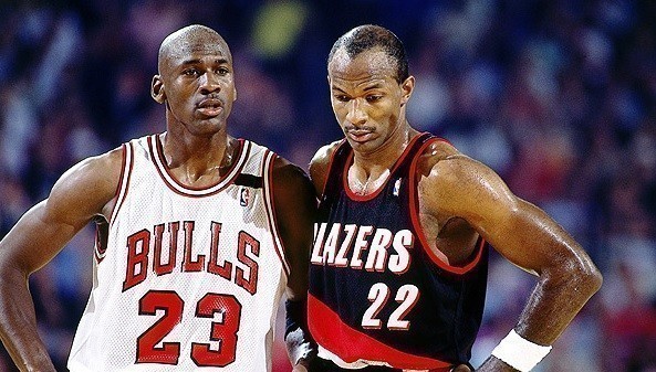 Clyde Drexler e Michael Jordan