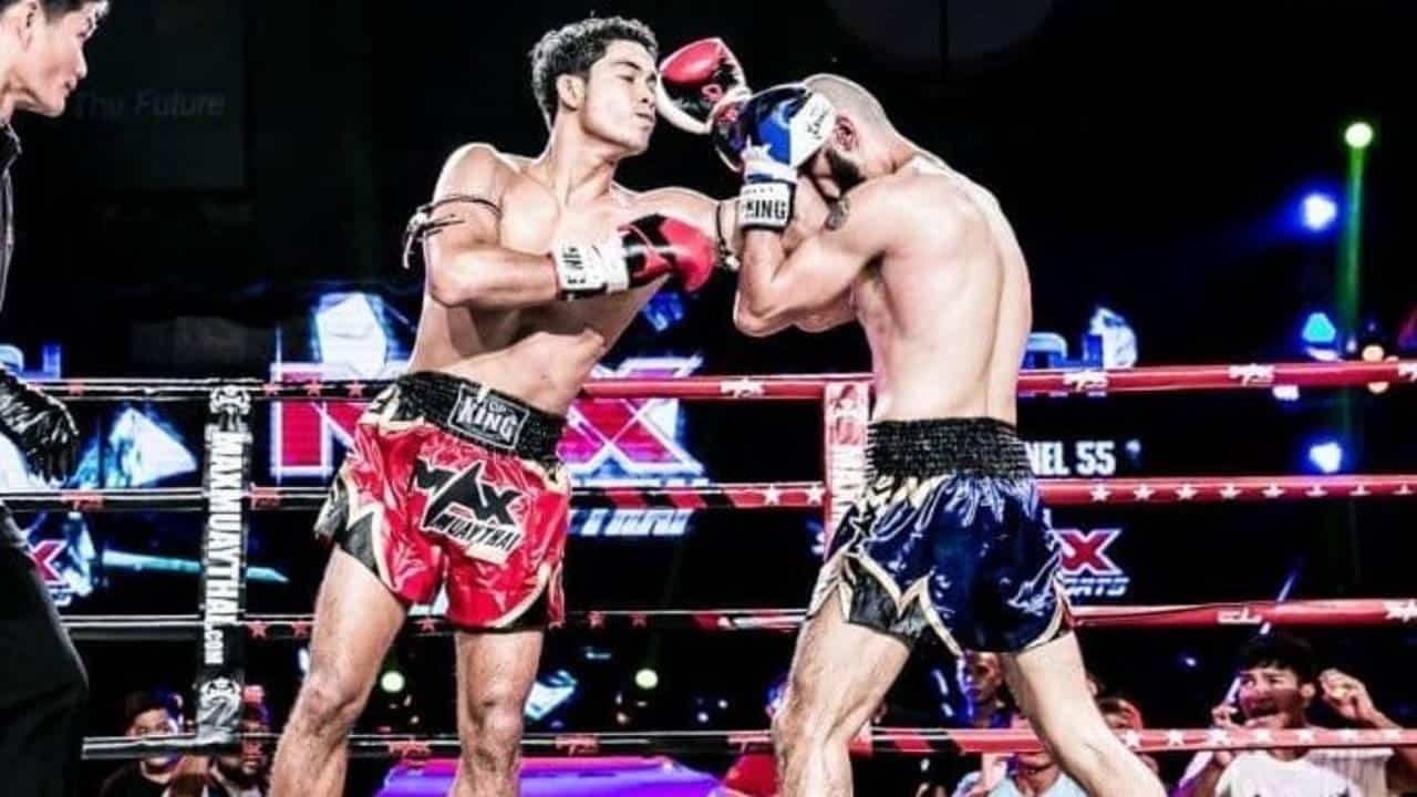 Cotovelada no Muay Thai