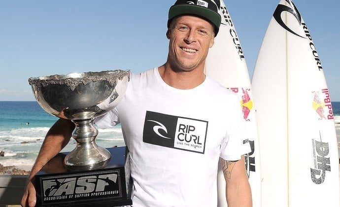 Mick Fanning tricampeão mundial de surf