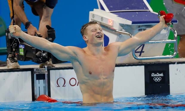 Adam Peaty venceu os 100 metros costas no Rio e estabeleceu o recorde mundial