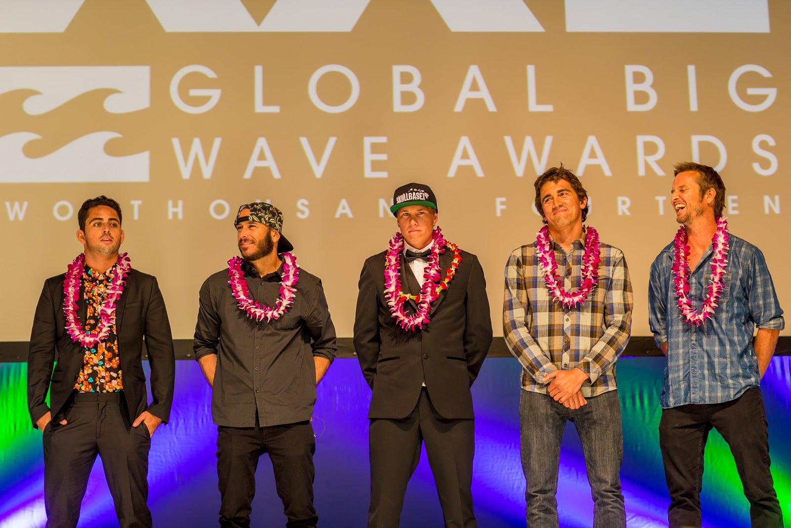 Premiação Big Wave Awards para melhores surfistas de ondas gigantes