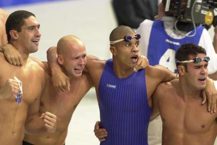 Brasil medalha de bronze em Sydney no revezamento 4 x 100 metros livre