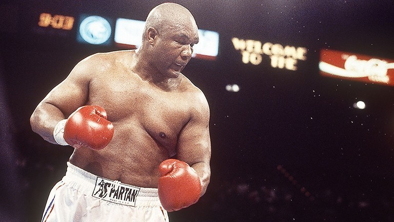 George Foreman campeão mundial dos pesos-pesados aos 45 anos