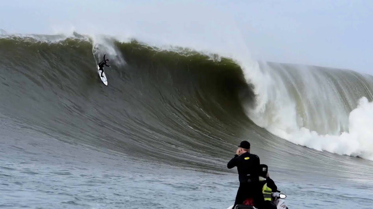 Maverciks surf em ondas gigantes