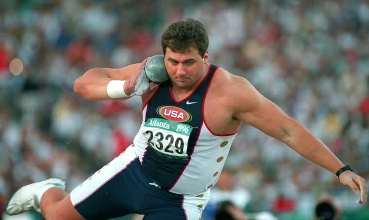 Melhor marca da história do arremesso de peso pertence a Randy Barnes