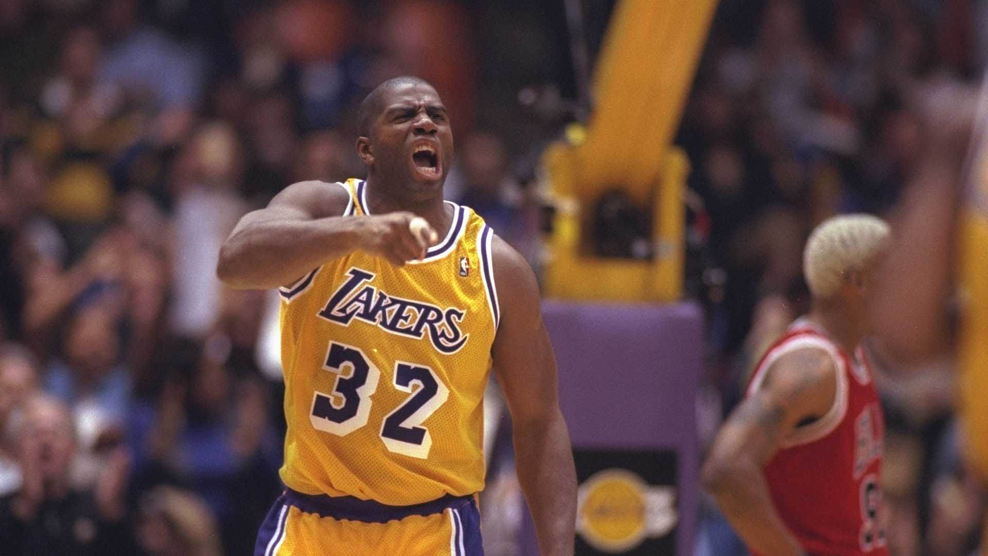 maiores jogadores de basquete de todos os tempos magic johnson
