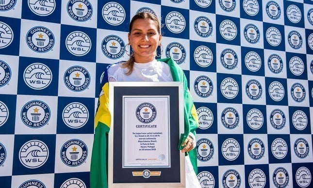 Maya Gabeira recordista mundial de ondas gigantes