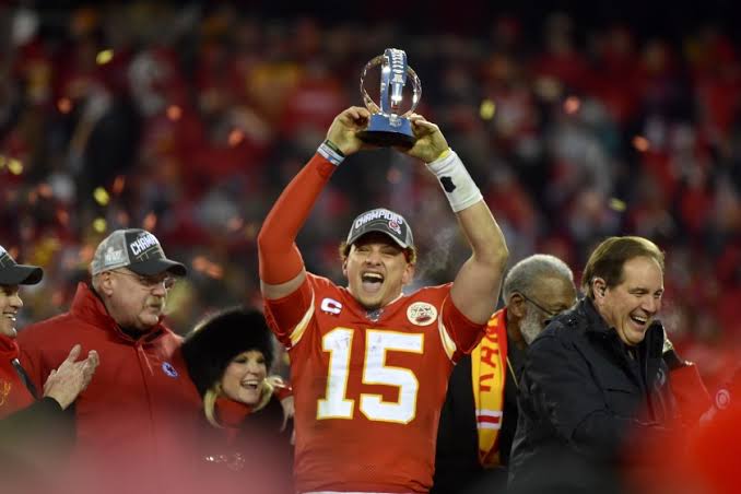 Patrick Mahomes campeão e MVP do Super Bowl LIV