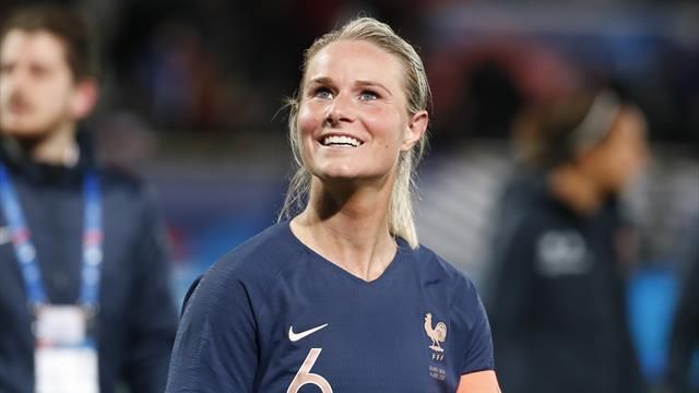 Amandine Henry melhores jogadoras de futebol feminino