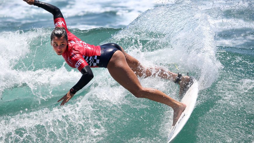 Johanne Defay as melhores surfistas do mundo