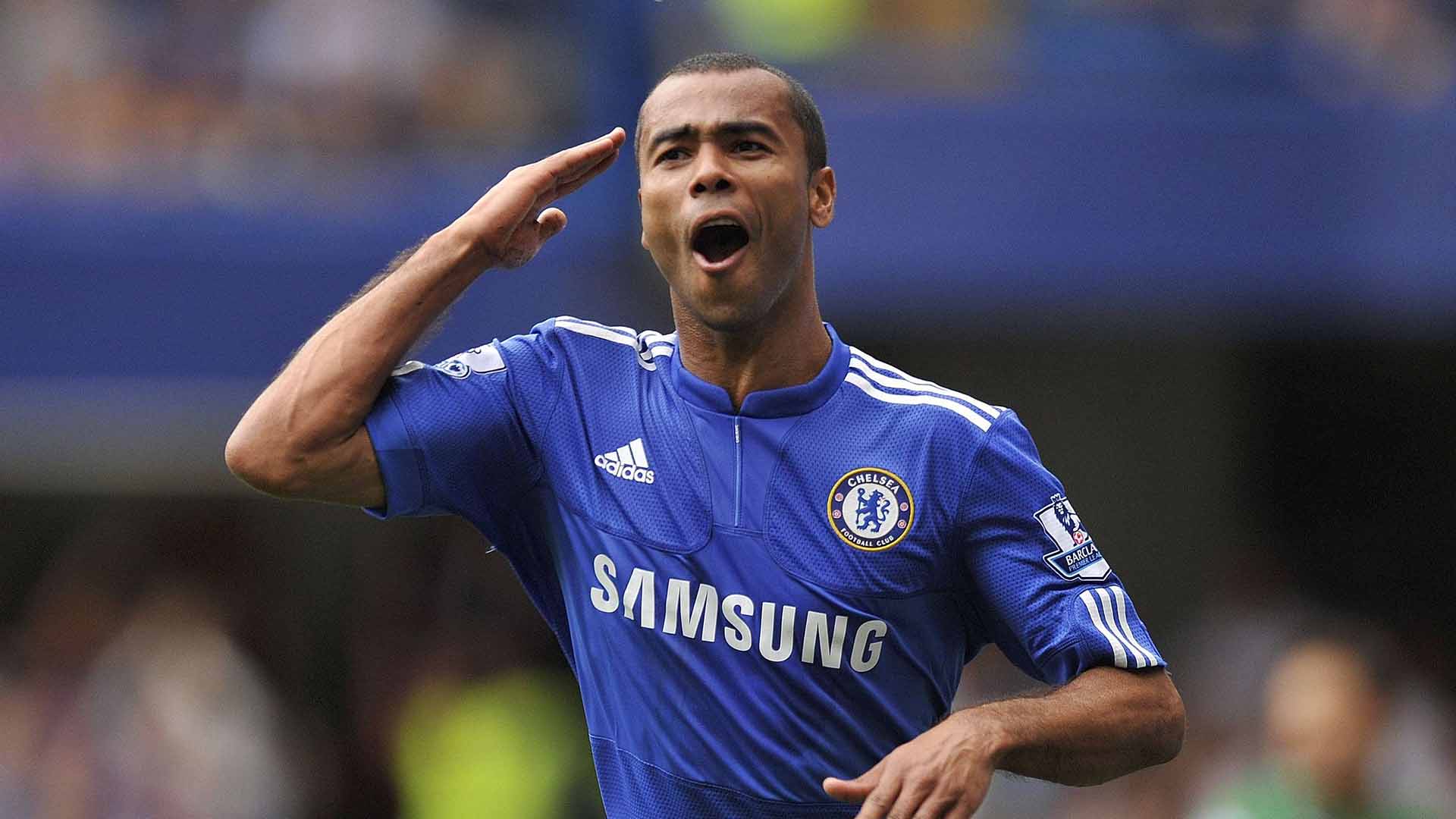 melhor lateral esquerdo do mundo ashley cole