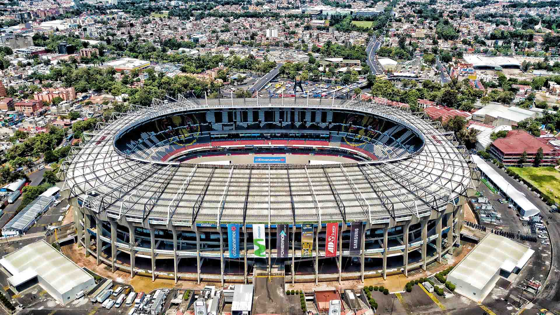 Minimalist Estadio Azteca Exterior for Large Space