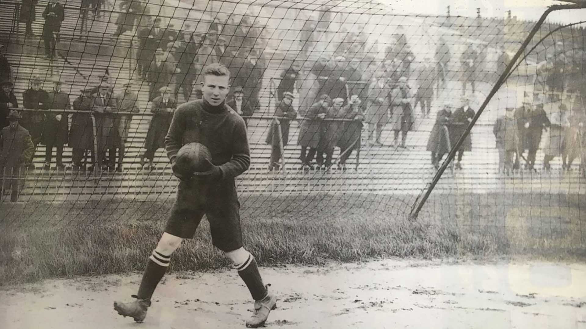 harry hibbs goalkeeper