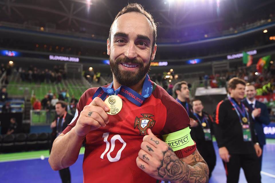 Ricardinho eleito o melhor jogador de futsal do mundo - LusoAmericano