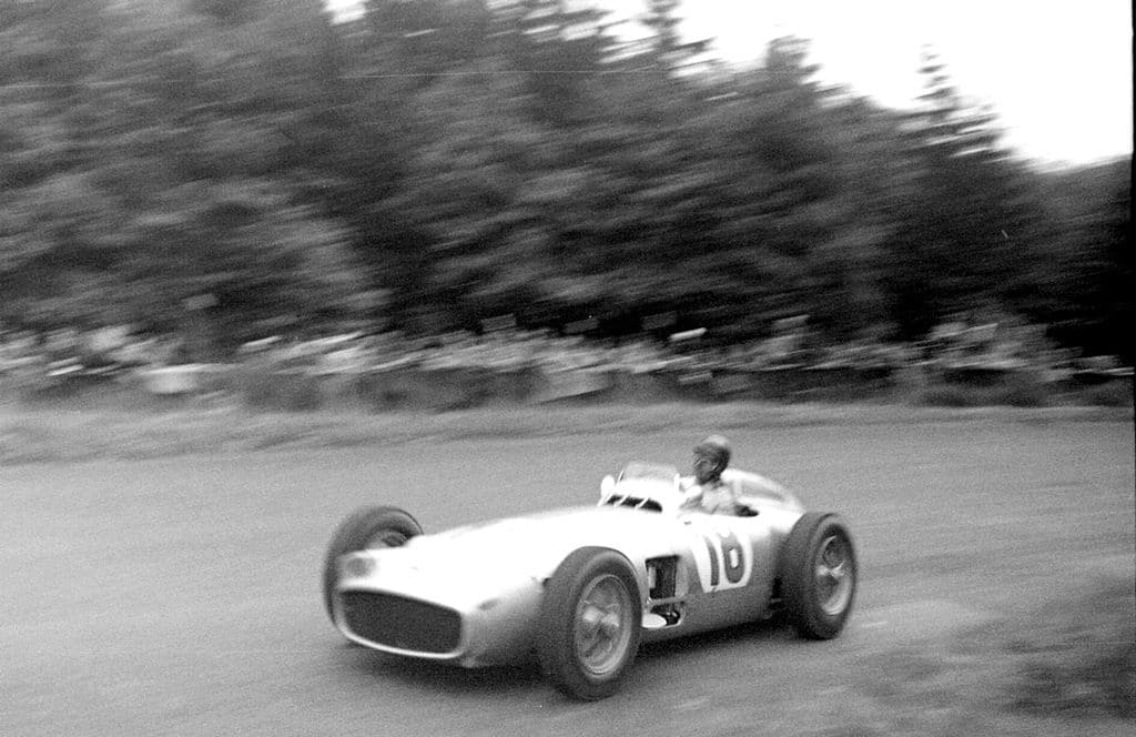 Fangio durante corrida da F1 em 1954