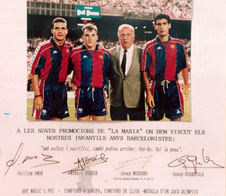 Jogadres Amor, Ferrer e Guardiola em seu primeiro jogo como profissionais do Barcelona