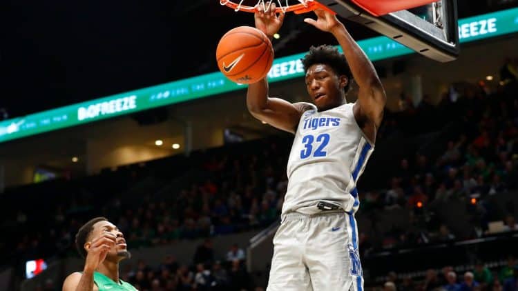 James Wiseman em atuação pela NCAA