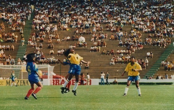 Momento da partida da Seleção Brasileira pelo Sul-Americano de futebol feminino