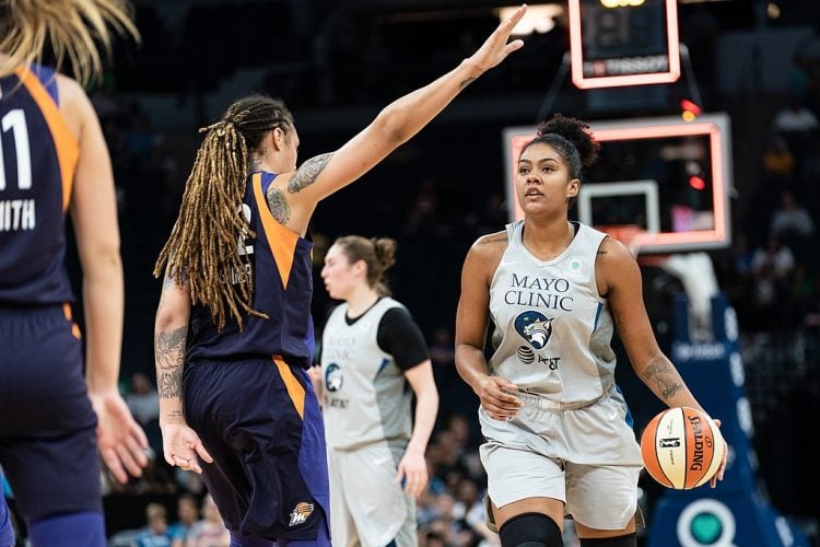 Damiris Dantas durante jogo do Lynx em 2019