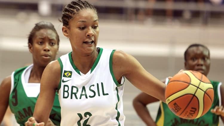 Damiris Dantas em atuação no Mundial Sub-19