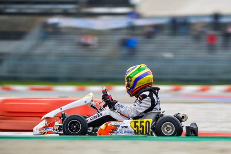 Miguel Costa competindo no Mundial de Kart
